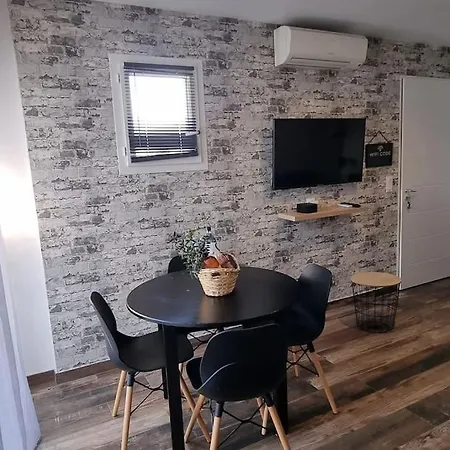 Apartment Entre De Porto-vecchio Et Bonifacio Figari (Corsica)