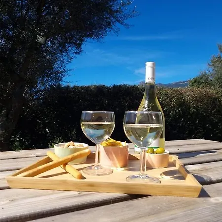Entre De Porto-vecchio Et Bonifacio *